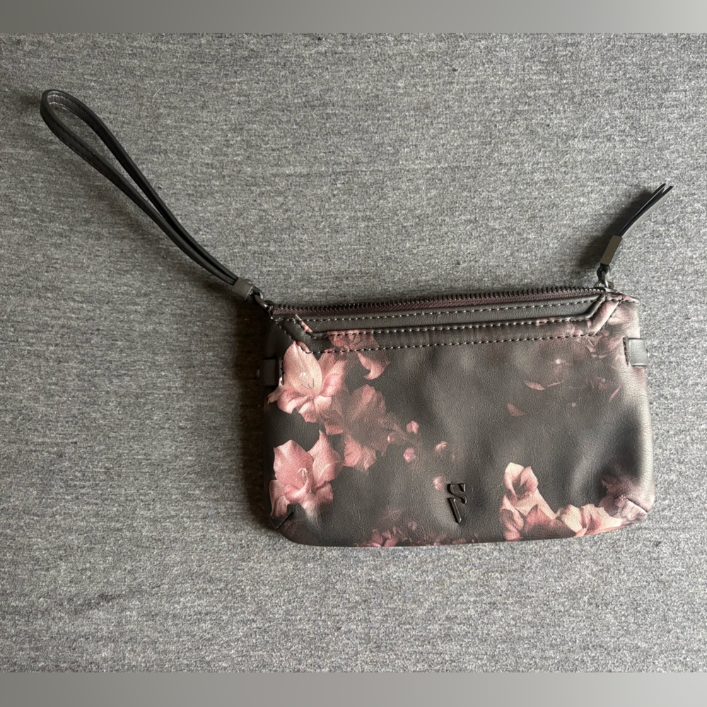 Simply Vera Vera Wang Wristlet